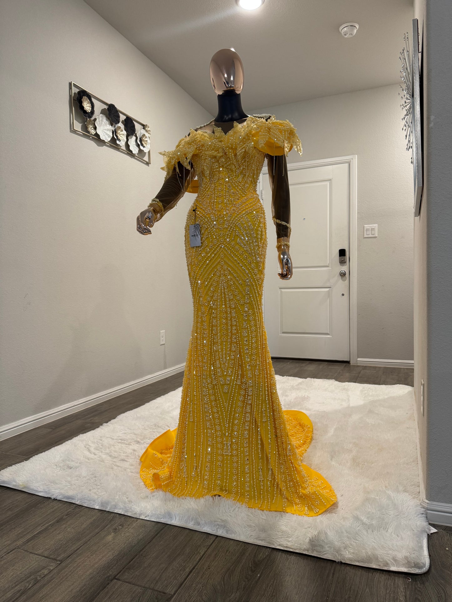 Motifs: Yellow Dress