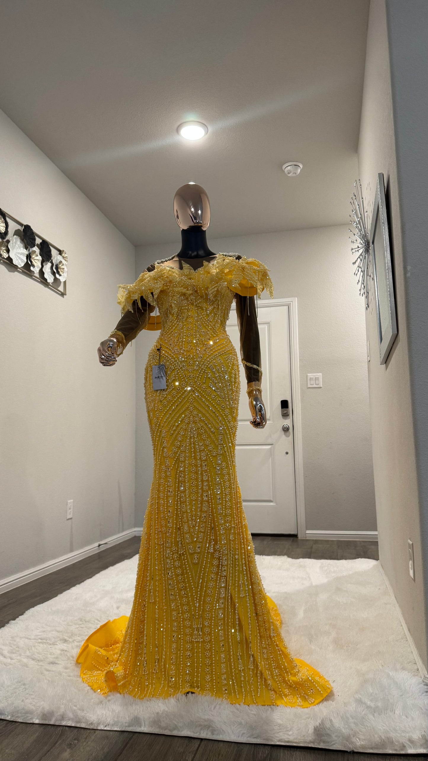 Motifs: Yellow Dress