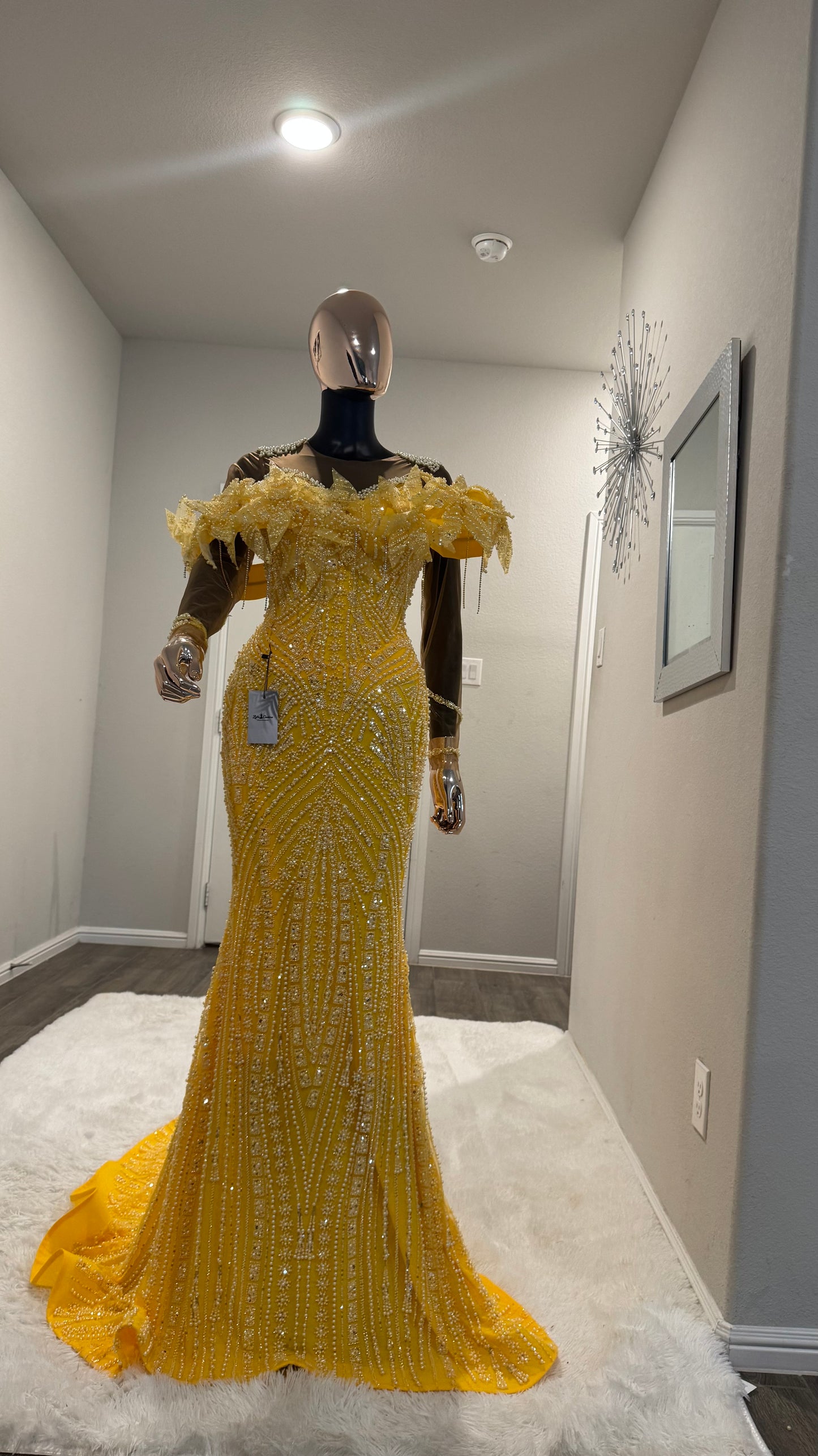 Motifs: Yellow Dress