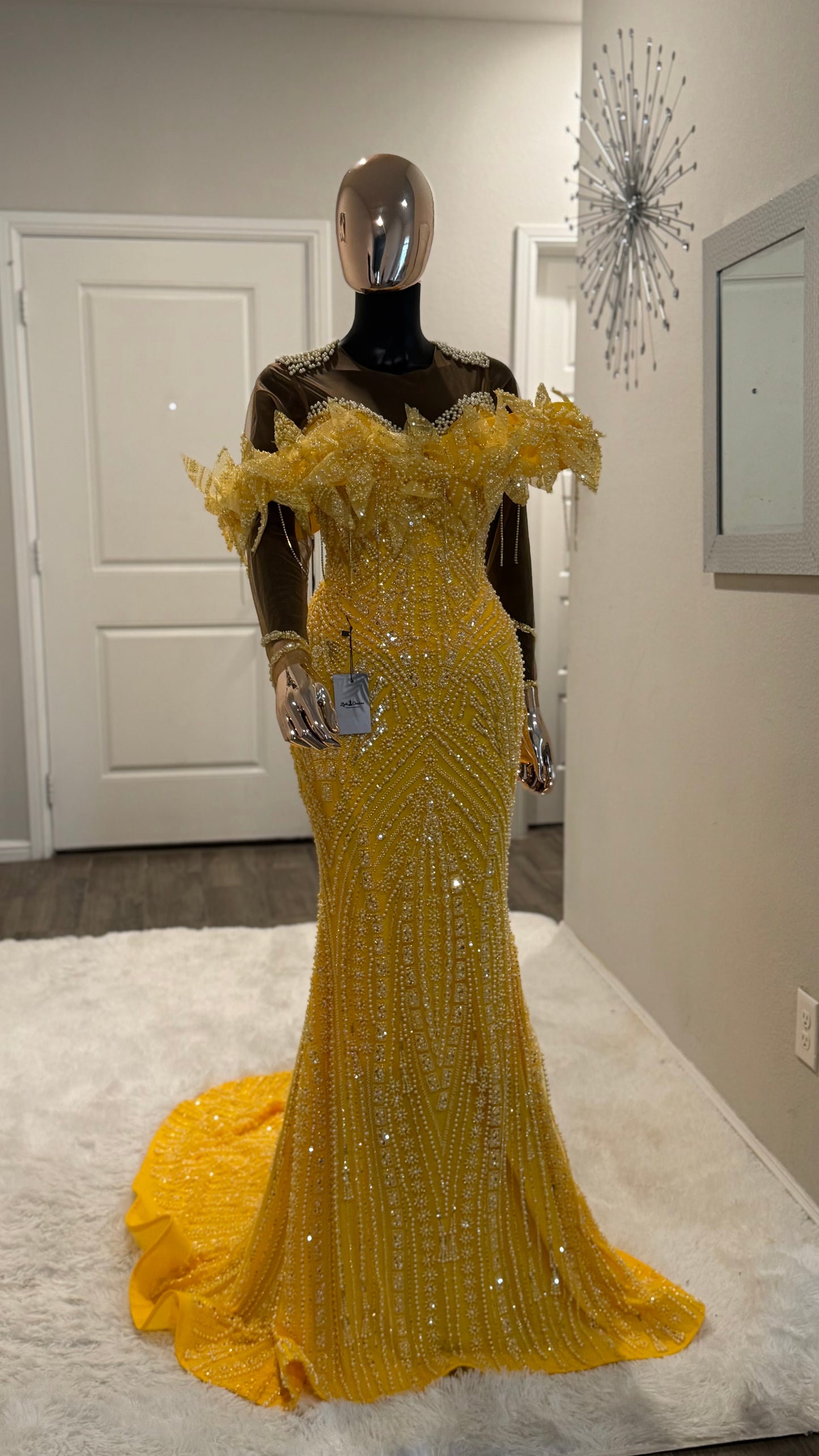 Motifs: Yellow Dress
