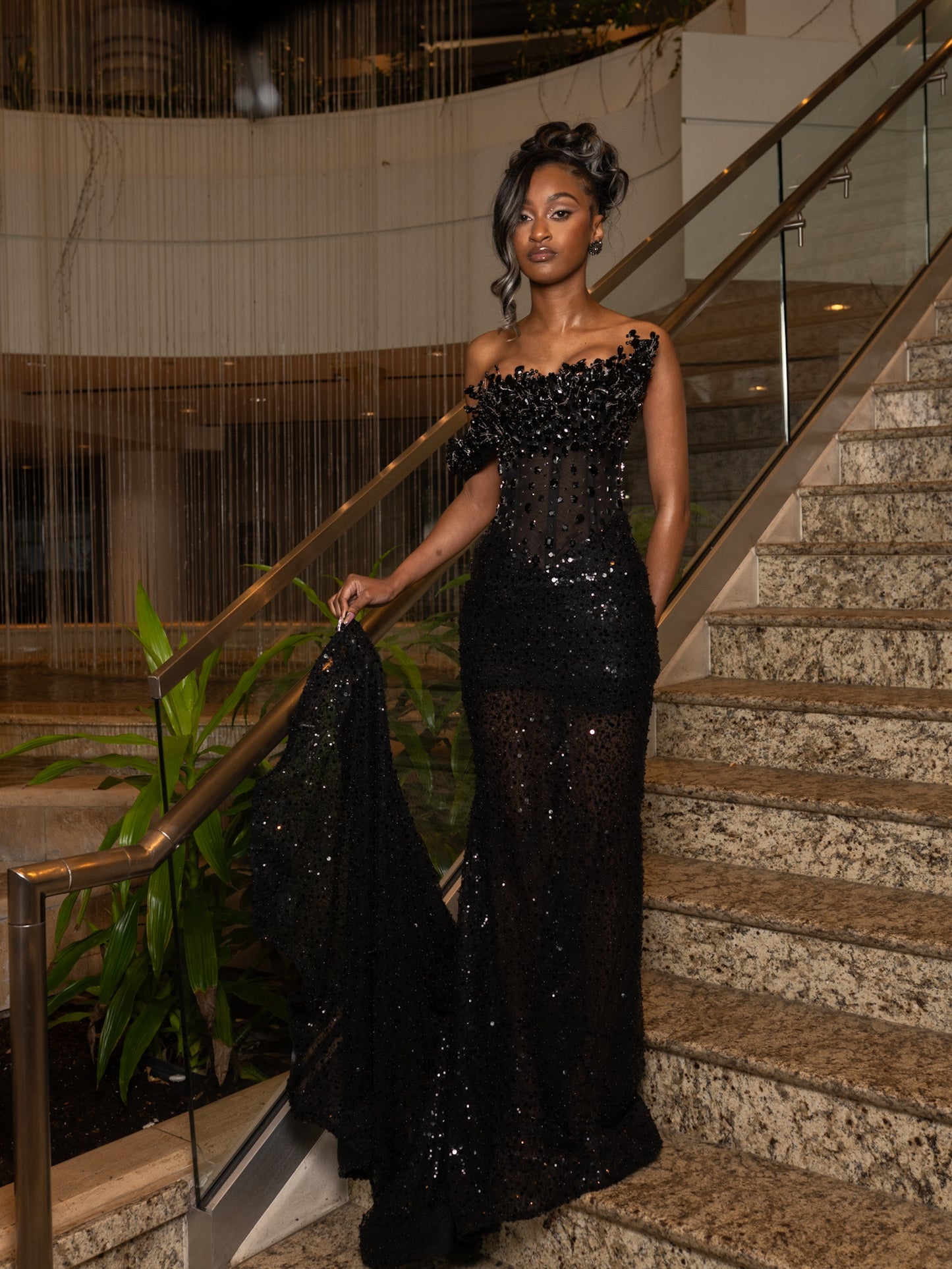 Aaliyah: Black Dress