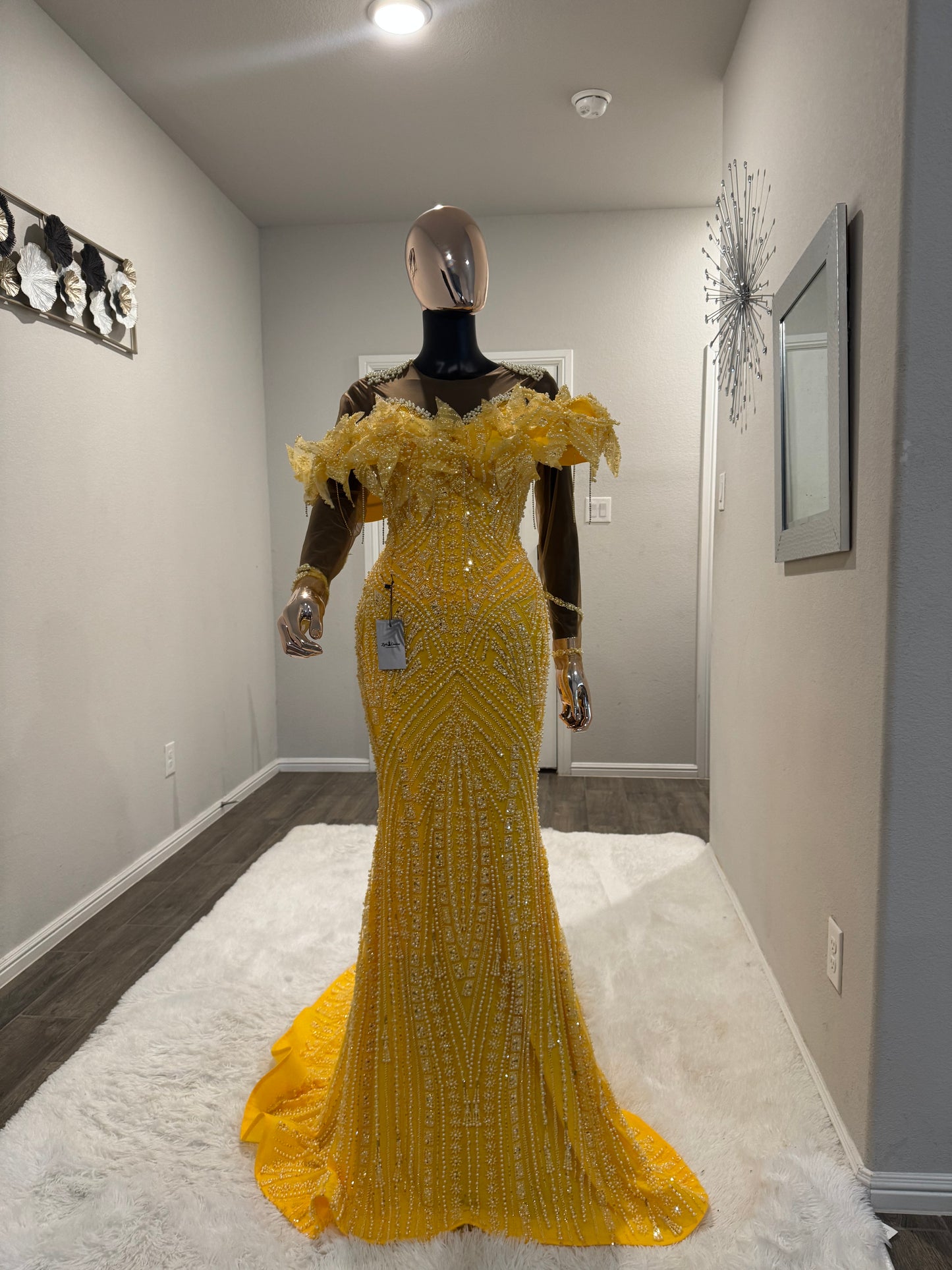 Motifs: Yellow Dress